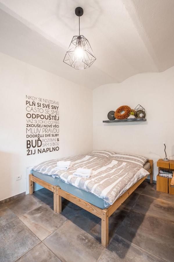 Apartman Ve Dvore Ratiskovice Екстер'єр фото