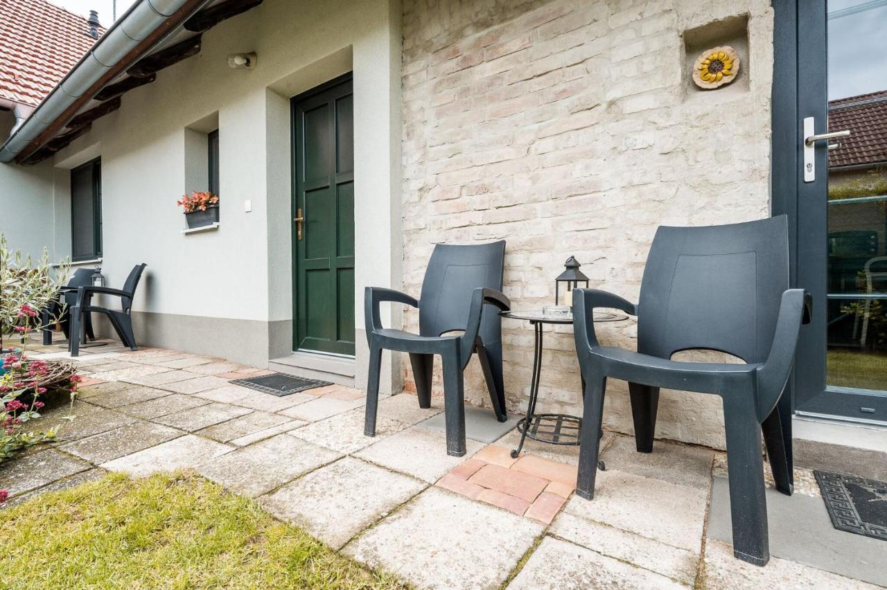 Apartman Ve Dvore Ratiskovice Екстер'єр фото
